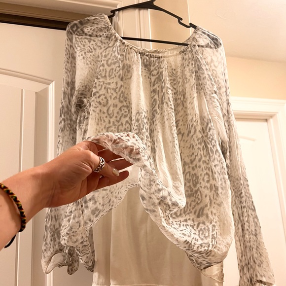 Viola Borghi Sz L Made in Italy 100% silk overlay leopard blouse long sleeve. - Picture 3 of 7